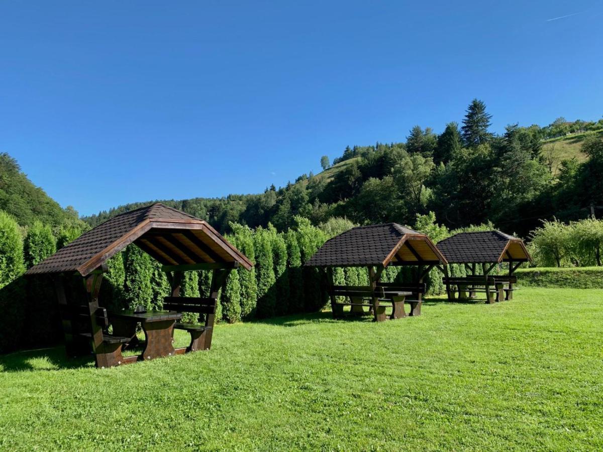 Flori De Mar Hotel Poiana Marului  Luaran gambar