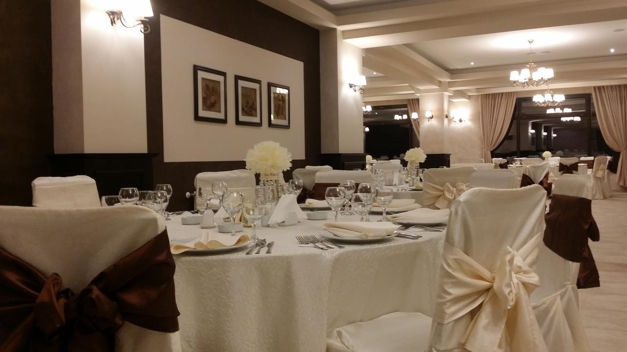 Flori De Mar Hotel Poiana Marului  Luaran gambar