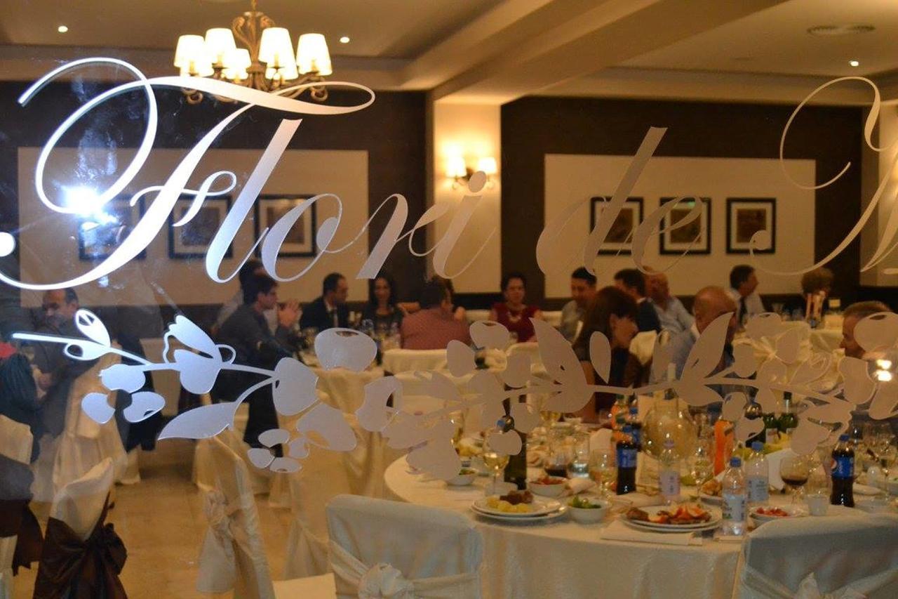 Flori De Mar Hotel Poiana Marului  Luaran gambar