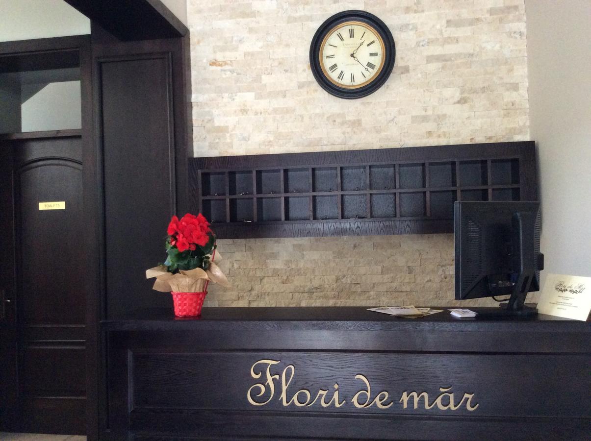Flori De Mar Hotel Poiana Marului  Luaran gambar