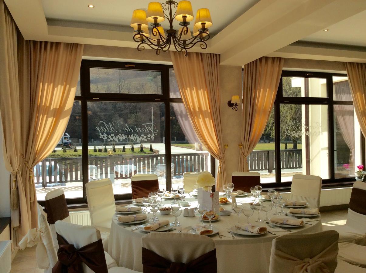 Flori De Mar Hotel Poiana Marului  Luaran gambar