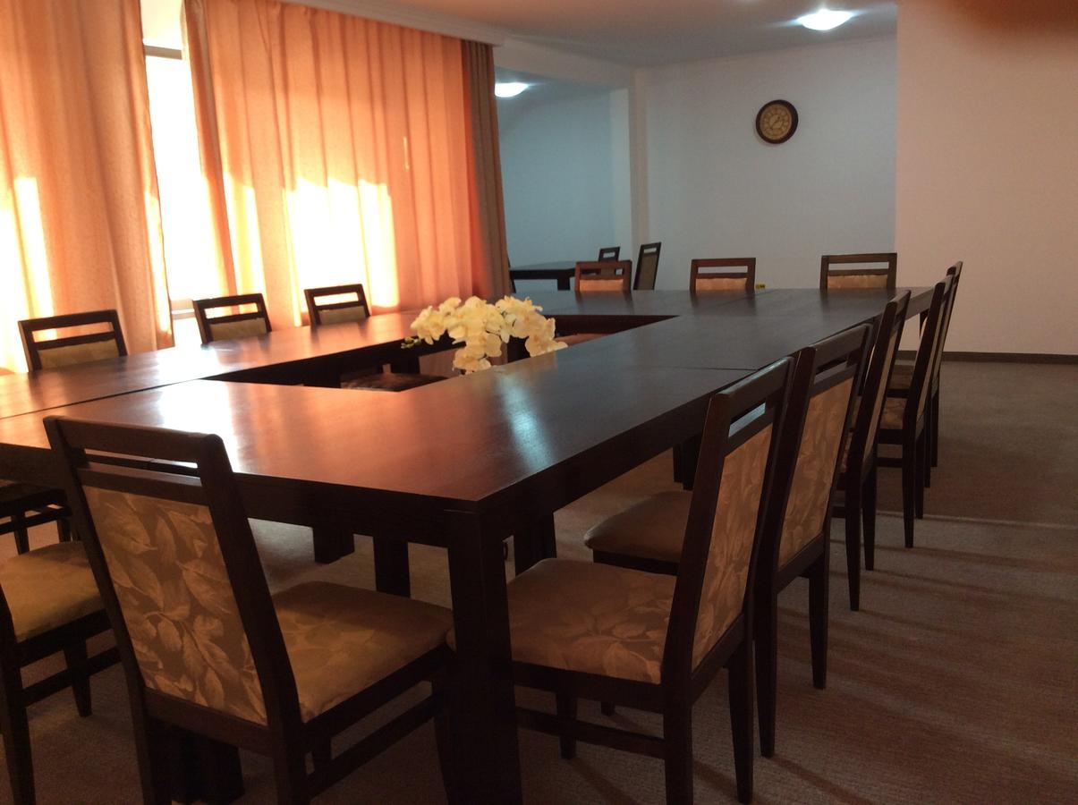 Flori De Mar Hotel Poiana Marului  Luaran gambar
