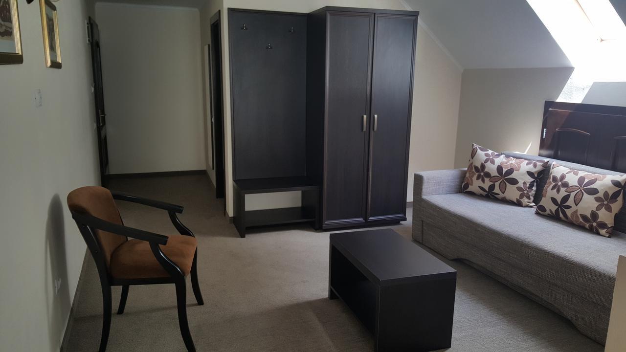 Flori De Mar Hotel Poiana Marului  Luaran gambar
